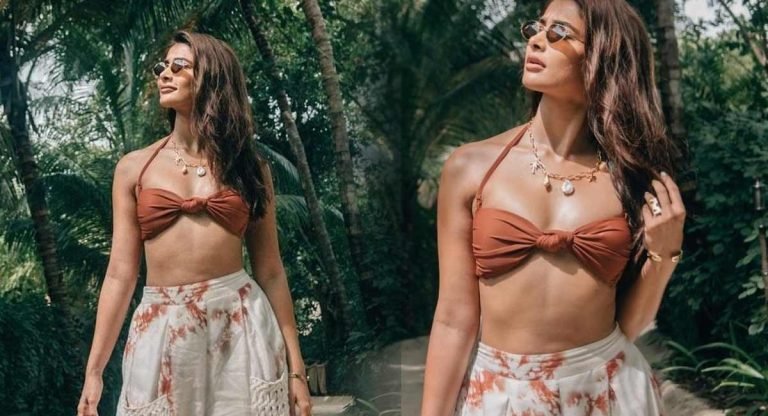 Pooja Hegde : మేడమ్ సార్ మేడమ్ అంతే.. ఎద అందాలన్నీ బయటపెట్టేసి పూజా హెగ్డే రచ్చరచ్చ..