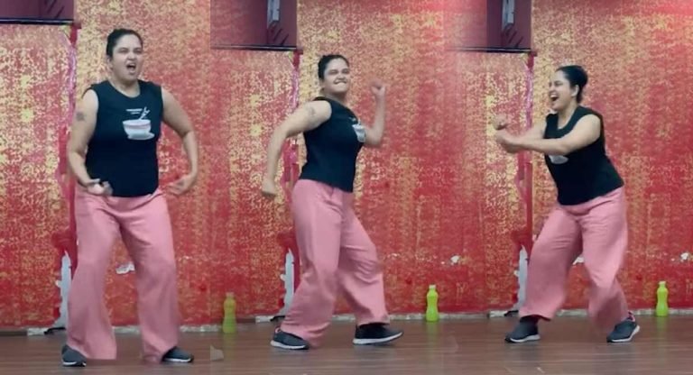 Actress Pragathi : ప్రగతి మాస్ స్టెప్పులు వైరల్.. తగ్గేదే లే అంటూ ఊపు ఊపేసింది