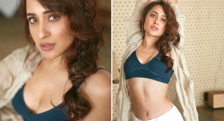 Pragya Jaiswal : ఒళ్లు విరిస్తూ.. ఎద, నడుము అందాలు ఆరబోస్తూ హోయలు పోతున్న ప్రగ్యాజైశ్వాల్..