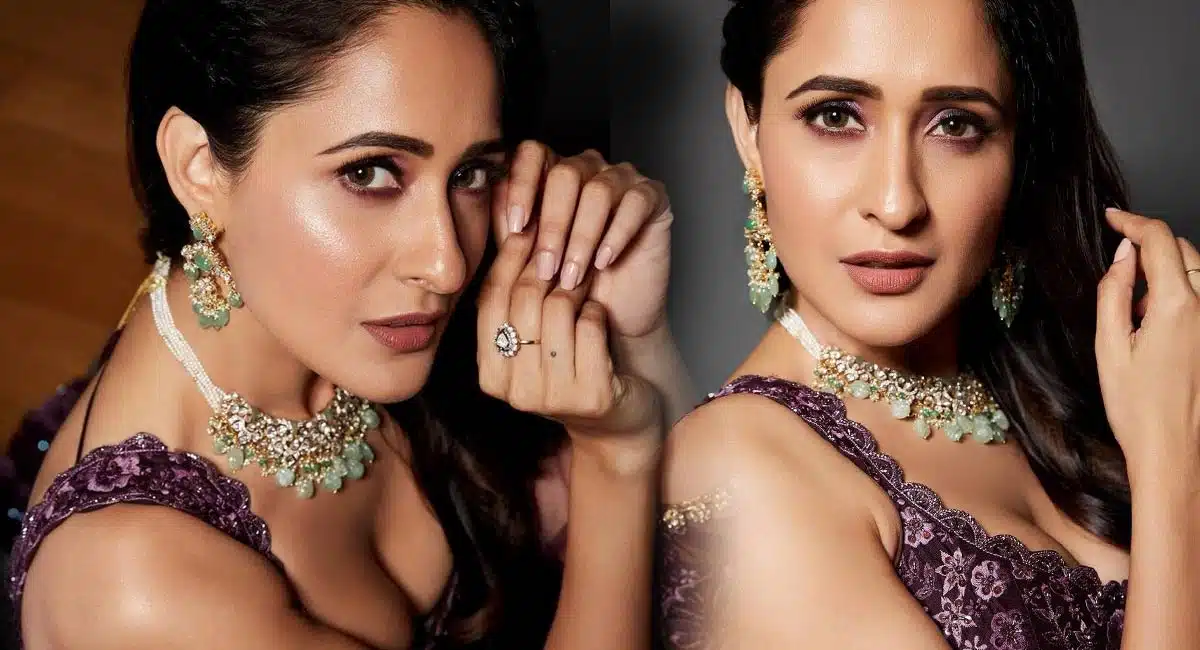 pragya jaiswal viral pics