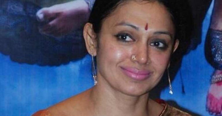 Shobana : ఆ స్టార్ హీరో.. శోభన తమ్ముడని మీకు తెలుసా?