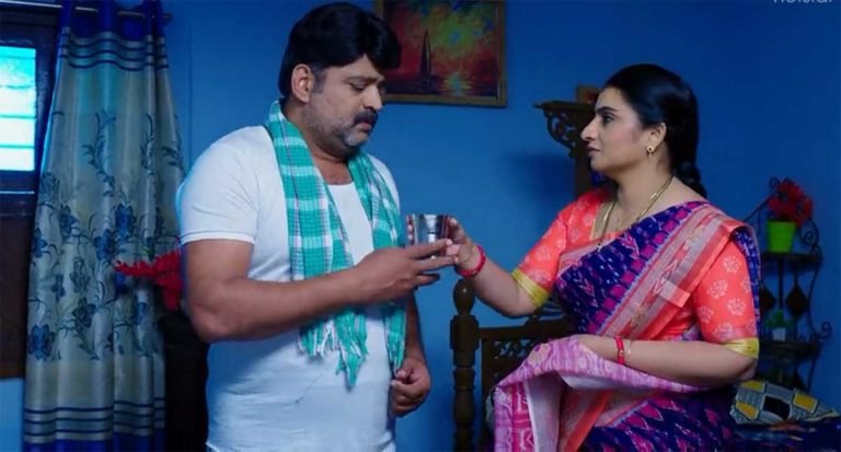 Vadinamma 19 Nov Today Episode : రిషిని చూసేందుకు దొంగచాటుగా జనార్ధన్ ఇంటికి వెళ్లిన రఘురామ్ కు భారీ షాక్.. అడ్డంగా దొరికిపోతాడా? లక్ష్మణ్ రఘురామ్ ను చీదరించుకుంటాడా?