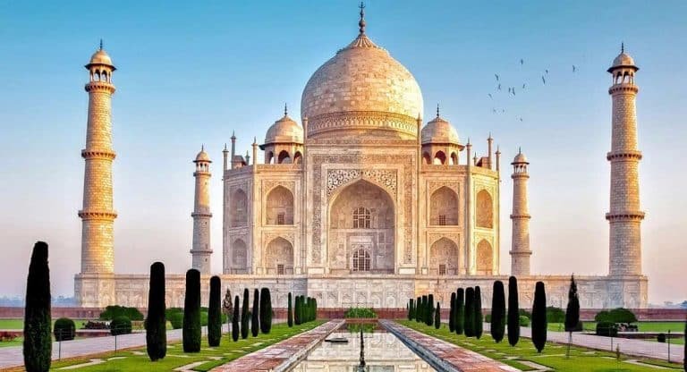Taj Mahal : అసలు సిమెంట్ లేని రోజుల్లో తాజ్ మహల్ ను ఎలా కట్టారు ? దేనితో కట్టారో తెలుసా?