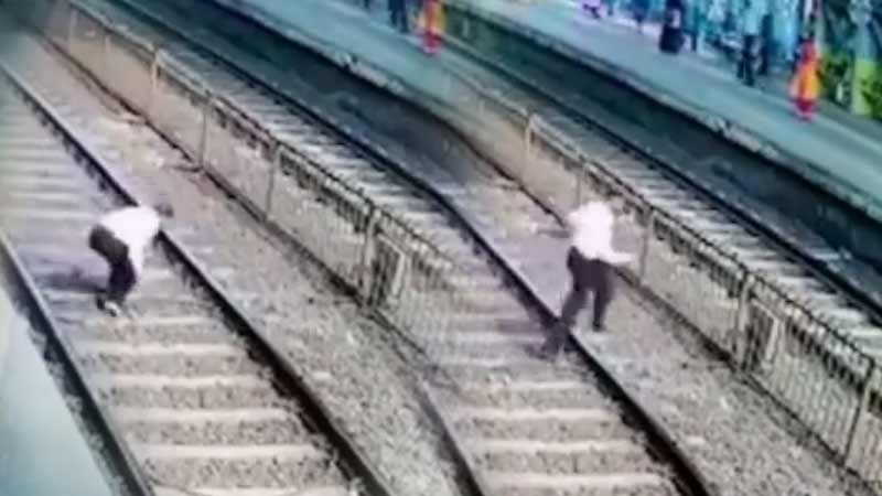  train track viral video 
