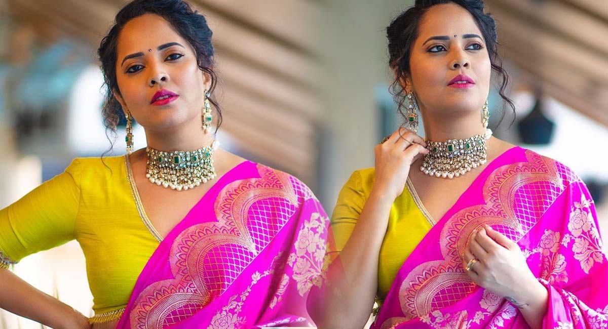 Anasuya : చీర కట్టు అందాలతో పిచ్చెక్కిస్తున్న యాంకర్ అనసూయ..!