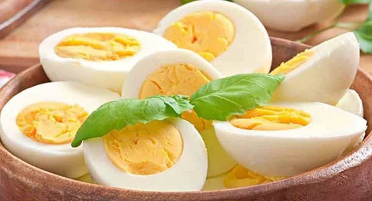Eggs yolks  : గుడ్డులోని ప‌చ్చ సోనను తిన‌నివారు ఇది చ‌ద‌వండి.. ఈ విష‌యాలు తెలిస్తే త‌క్ష‌ణ‌మే మీ అభిప్రాయాన్ని మార్చుకుంటారు ..!