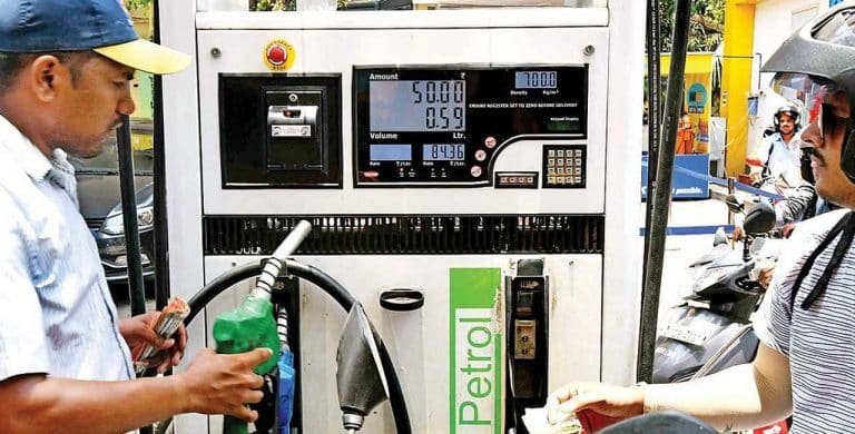 Petrol and Diesel Rates : అక్క‌డ‌ రూ.77కే డీజిల్, రూ.82కే పెట్రోల్..!
