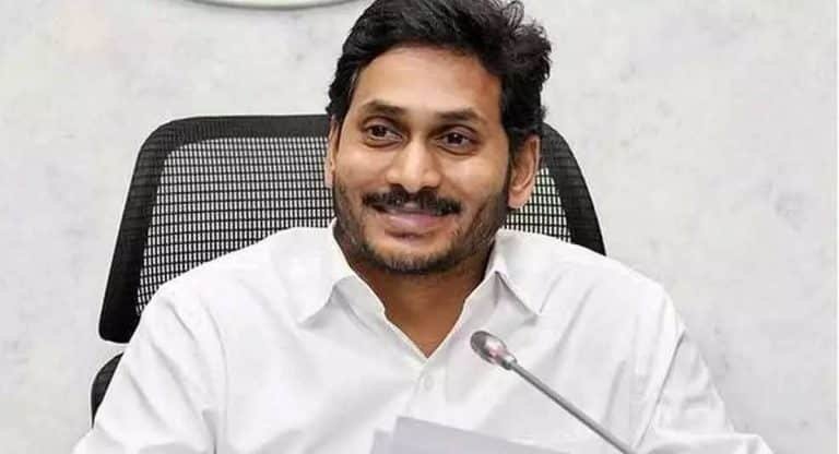 YS jagan : నో ‘బెనిఫిట్’ షోస్.. సినీ పెద్దలు, అగ్రహీరోలకు జగన్ నవ్వుతూనే ఇచ్చిపడేశాడుగా..!