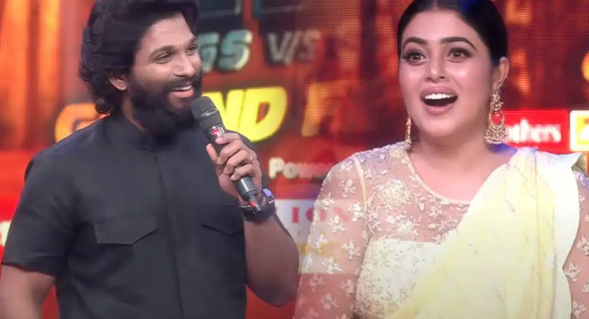 Poorna infront of Allu Arjun In Dhee Finale Episode