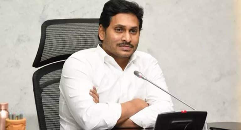 Ys Jagan : వైఎస్‌ జగన్ ఊ అన్నా ఊఊ అన్నా తగ్గేదే లే అంటున్న ఖిలాడి