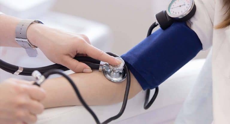 Health Benefits : ఈ ఒక్క‌టి తిన‌డం మానేస్తే చాలు.. బీపీ కంట్రోల్ మీ చేతుల్లోనే..