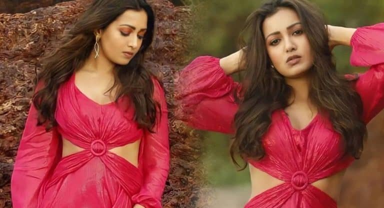 Catherine Tresa : అలా అందాలన్నీ బయటపెట్టేసి.. సెగలు రేపుతున్న క్యాథెరిన్..