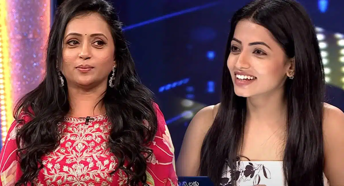Navya Swamy Satires On Anchor Suma In Cash Show