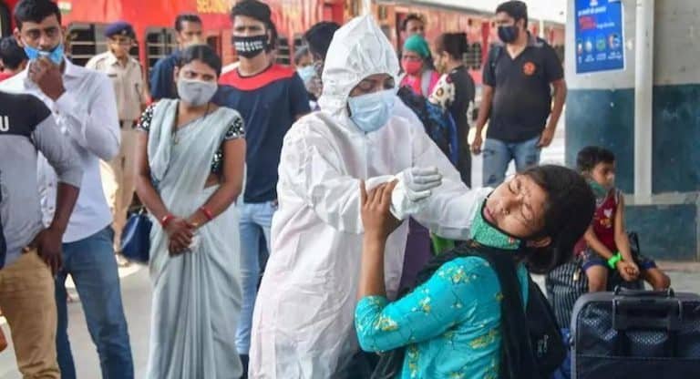 Today Covid Updates : బ్రేకింగ్ : దేశంలో కరోనా కల్లోలం.. ఒక్కరోజే 1,59,632 కేసులు..327 మరణాలు.!