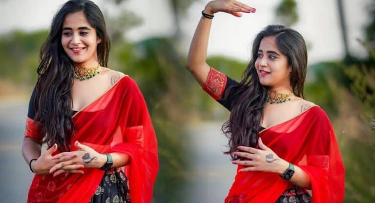 Deepthi Sunaina : పైట జార్చిన దీప్తి సున‌య‌న‌… మ‌తులు పోతున్నాయంటున్న నెటిజ‌న్స్