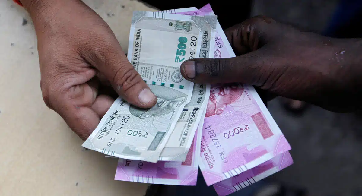 7th Pay Commission central govt to give 4 percent da hike to central govt employees