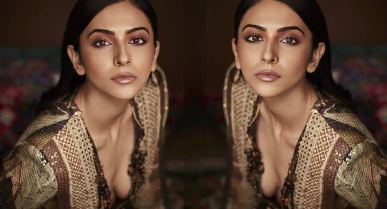 Rakul Preet Singh : ఎద అందాల‌తో ఉక్కిరి బిక్కిరి చేస్తున్న.. ర‌కుల్ ప్రీత్ సింగ్
