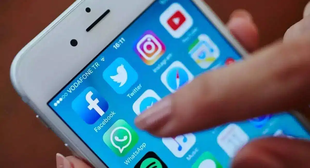 whatsapp good news for iphone users here are three new features