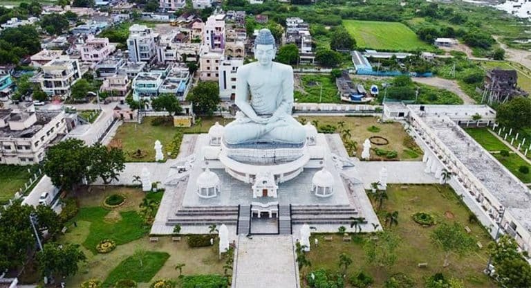 Amaravathi : అప్పుల కోసం వందల ఎకరాల భూమి తనకా.. బయట పడ్డ మరో బాగోతం