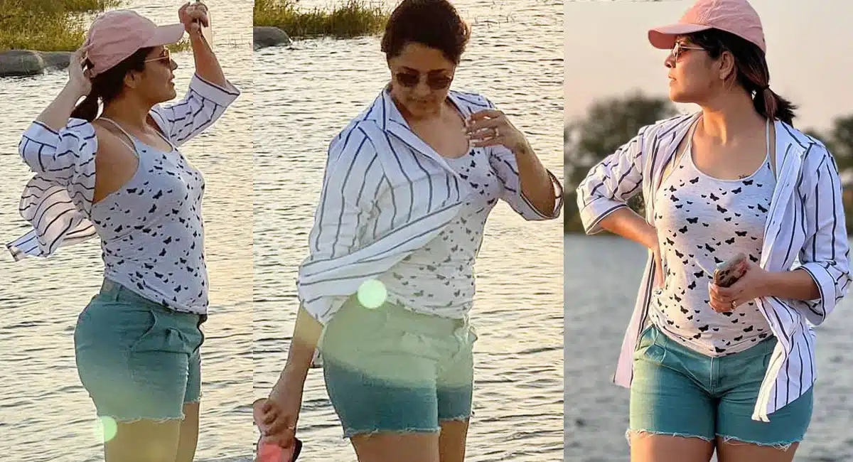 anasuya shining looks in viral