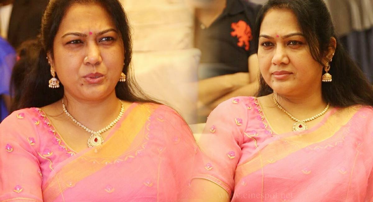 Hema : టాయిలెట్స్ కూడా లేక బ‌ట్ట‌లు మార్చుకోవ‌డానికి ఇబ్బందులు ప‌డ్డానన్న హేమ‌