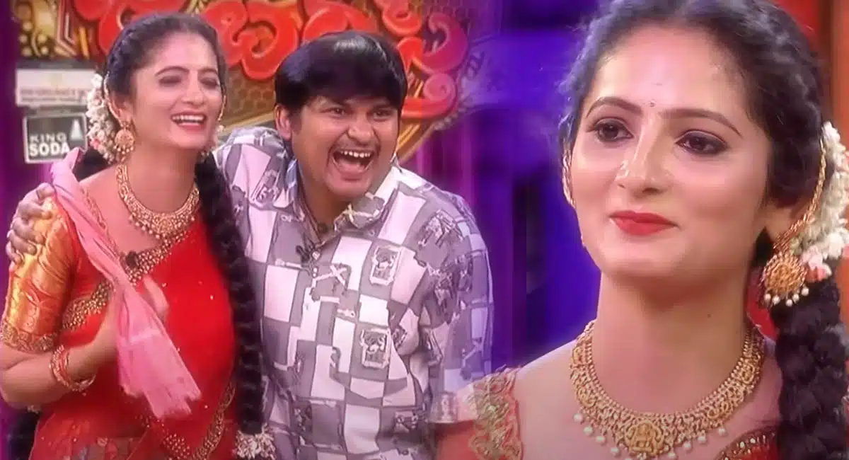 Rocking Rakesh Proposes Sujatha In Jabardasth