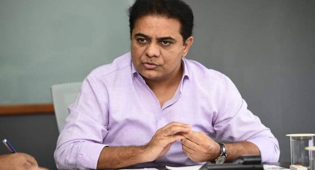 KTR : నెల రోజుల్లో వచ్చి పట్టాలు ఇస్తా, ఎన్ని ఇబ్బందులున్నా ఆగేది లేదు.. కేటిఆర్