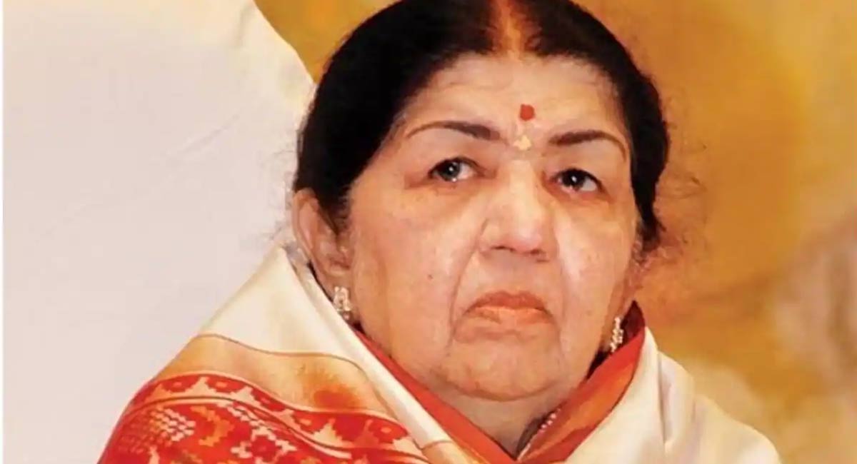 lata mangeshkar attacked by toxic experiment