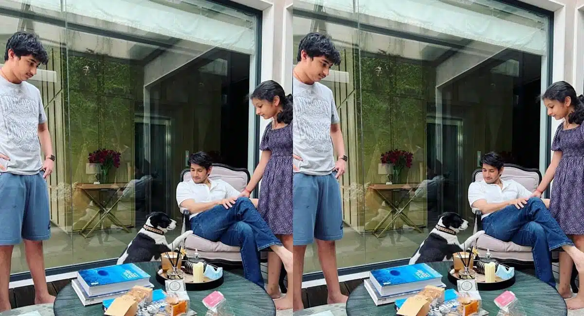 kids surrounded to mahesh Babu