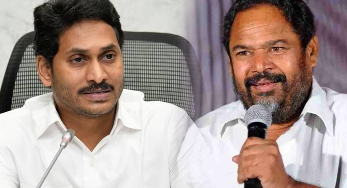 Ys Jagan : స్టార్‌ హీరోలు రావాల్సిందేనని వైయస్ జగన్ పంతం.. నారాయణ మూర్తి మాటలే సాక్ష్యం