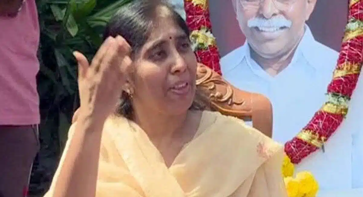ys vivekananda reddy daughter sunitha to join in tdp