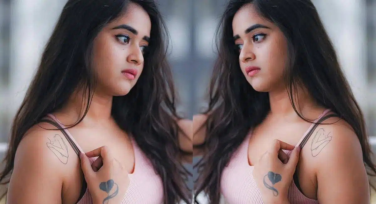 deepthi sunaina surprising post in viral