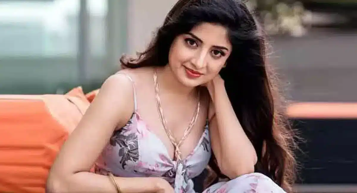 poonam kaur tweet topic in social media