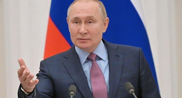 Vladimir Putin : ఉక్రెయిన్ దేశాల‌కు మ‌ద్దతుగా నిలుస్తున్న వారికి వ్లాదిమిర్ పుతిన్ వార్నింగ్… జోక్యం చేసుకోవ‌ద్దు అంటూ సున్నిహితంగా హెచ్చ‌రిక‌