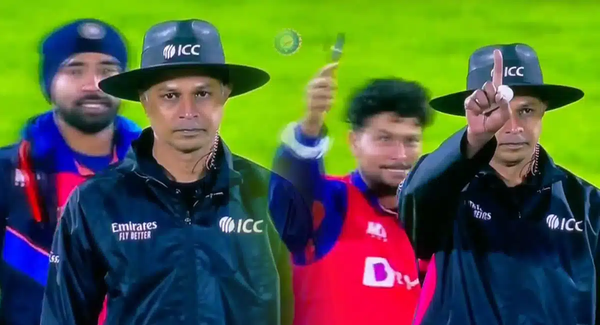 siraj makes fun with umpire
