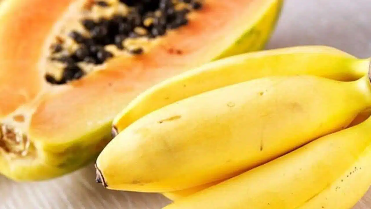 Health Problems banana and papaya should not be eaten together