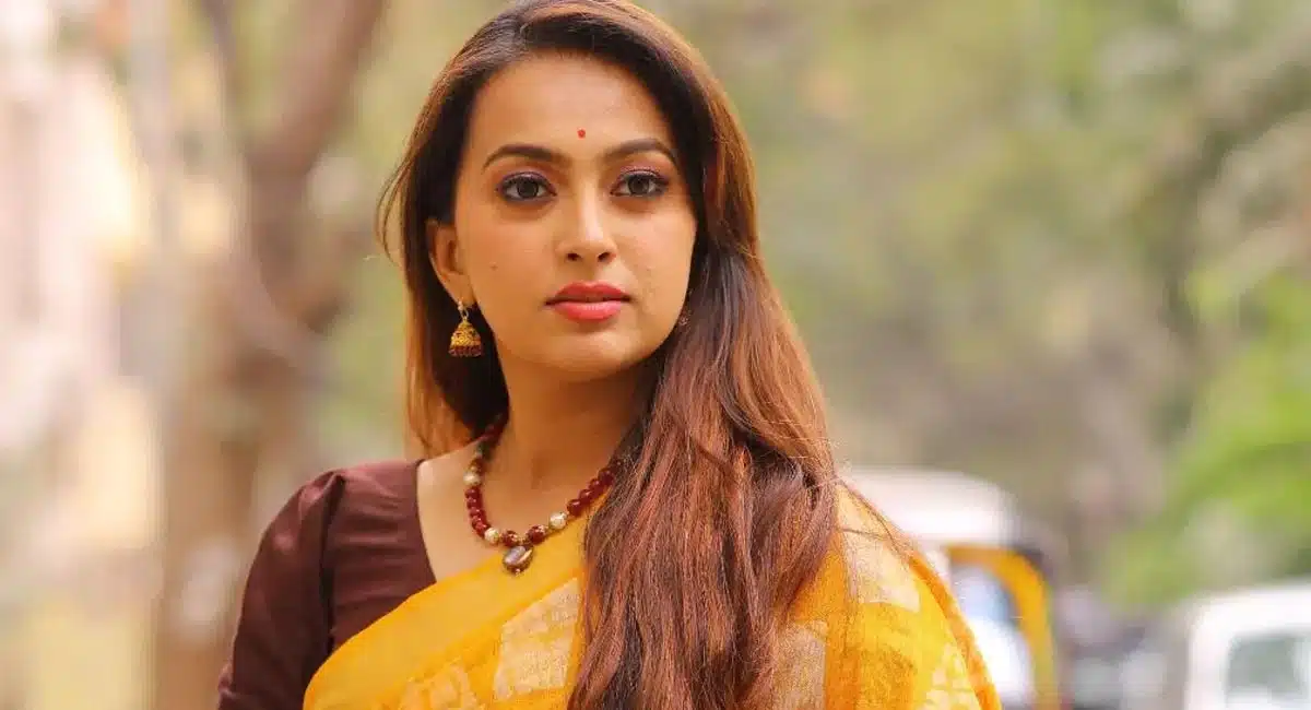 ester noronha stunning comments on heroines