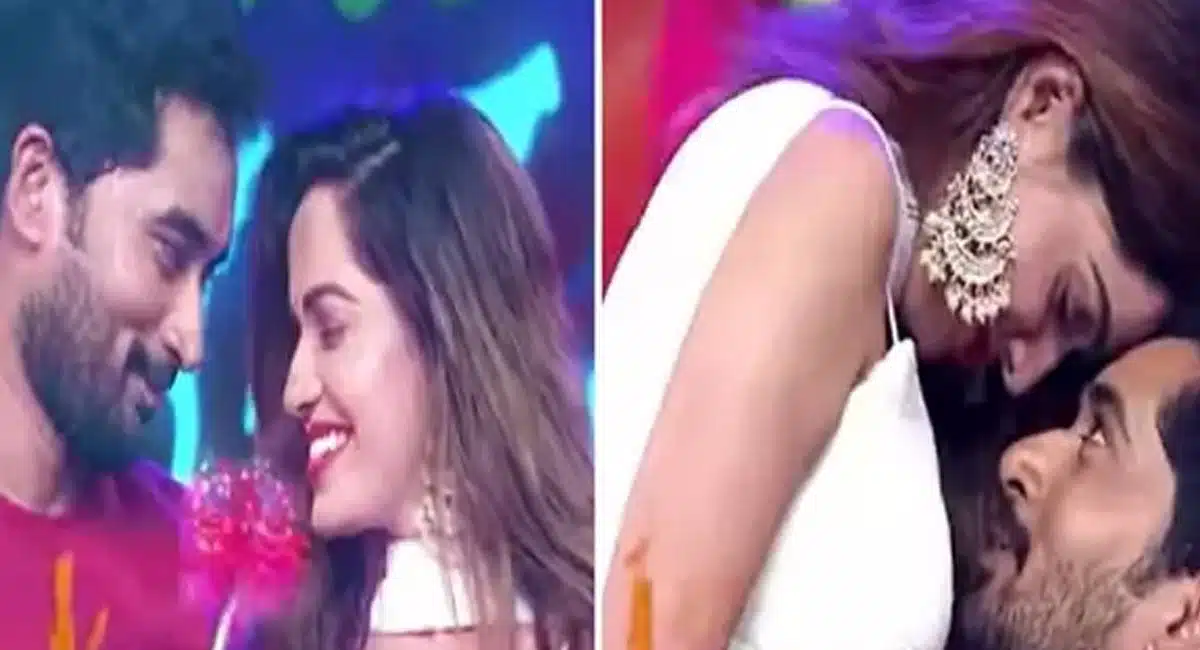 karthika deepam doctor babu and monitha love track video viral
