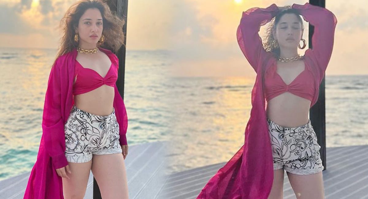 Tamannaah : మాల్దీవుల వేదిక‌గా రెచ్చిపోయిన త‌మ‌న్నా… అందాల‌ని చూసి మైమ‌ర‌చిపోతున్న ఫ్యాన్స్