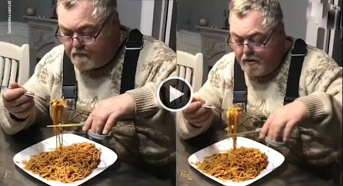 viral video in eat noodles Men