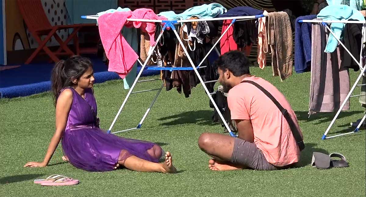 Bigg Boss OTT Telugu : ముద్దిస్తావా అని అరియానాను అడిగిన యాంకర్ శివ.. ఆ మాట‌కు అరియాన ఏం అందంటే..?