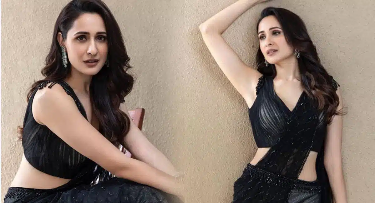 Pragya Jaiswal photos in Viral