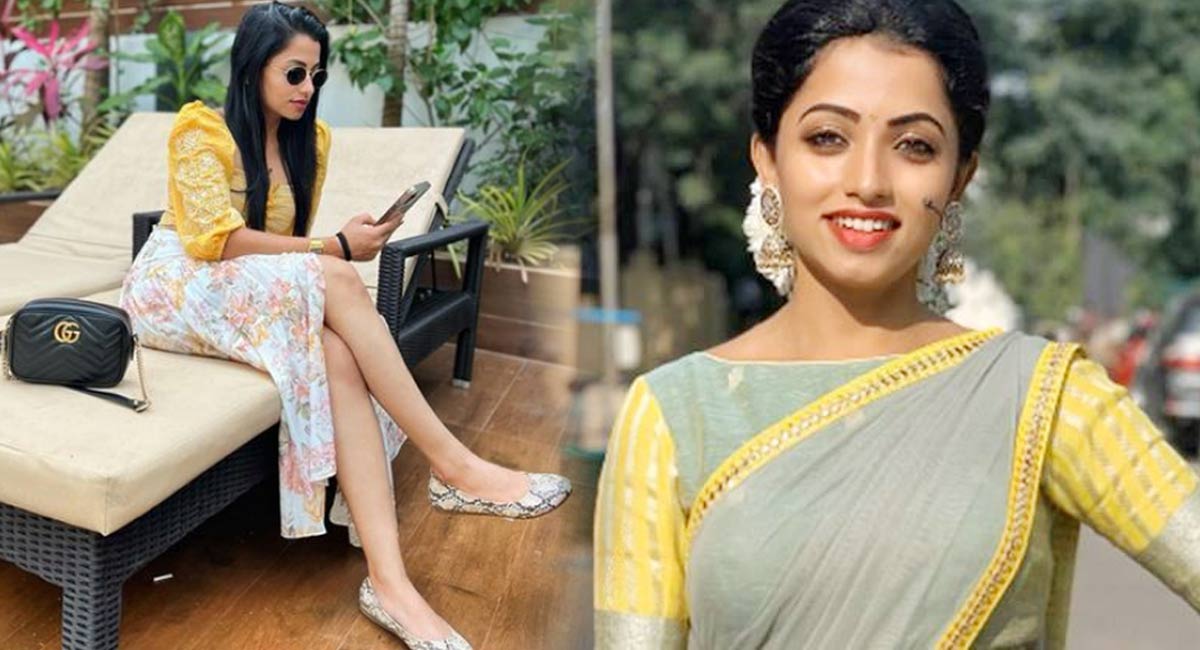 Navya Swamy : కొత్త అనుభవాలు.. ప్రేమలో పడండన్న నవ్యస్వామి