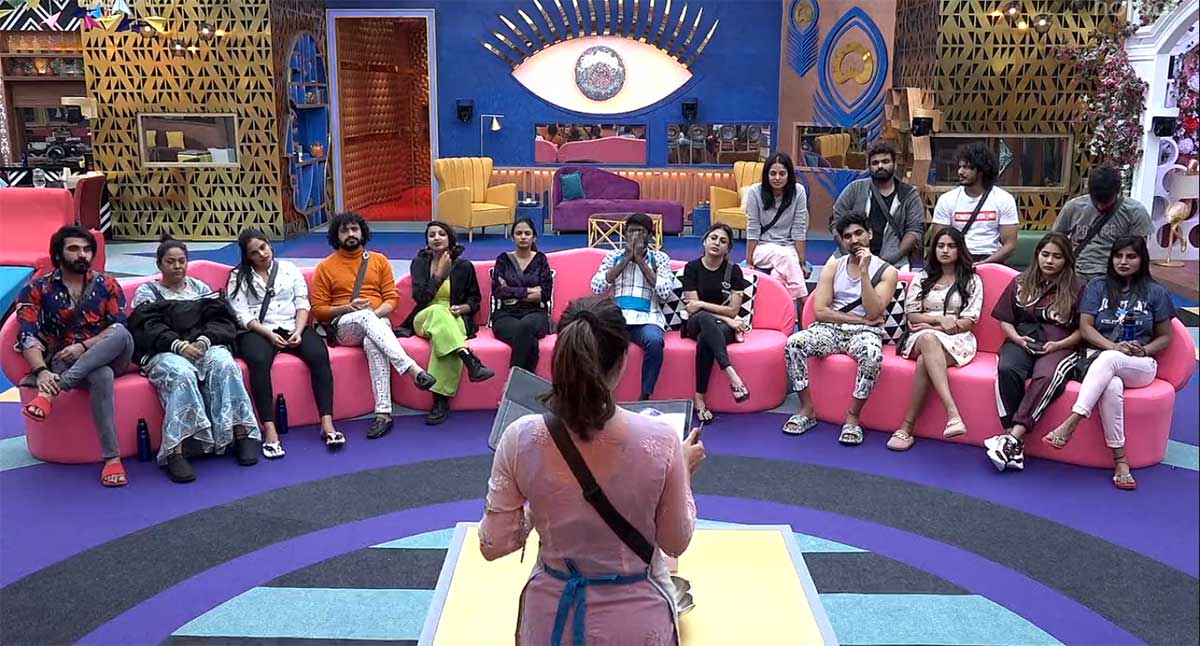 ajay and ariyana love track started in bigg boss non stop