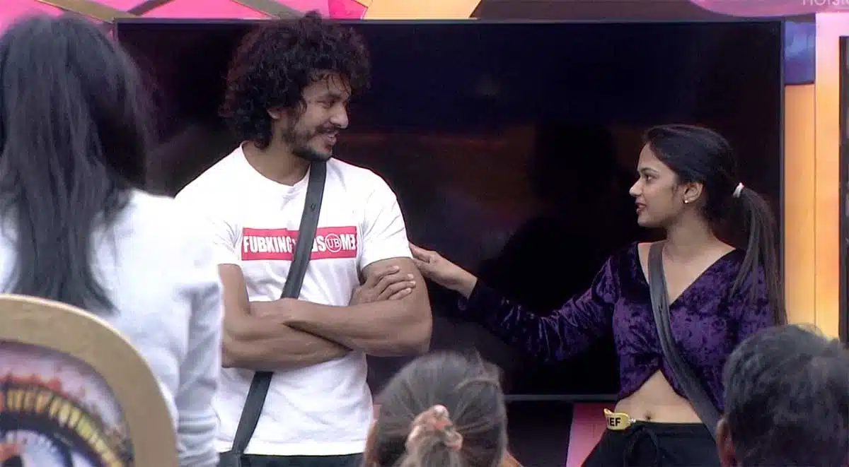 ajay and ariyana love track started in bigg boss non stop