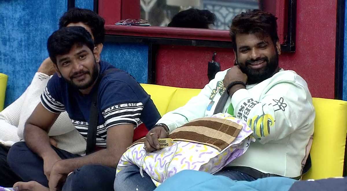 Bigg Boss OTT Telugu : యాంకర్ శివ మామూలోడు కాదు.. ఓవైపు బిందు.. మరోవైపు హమీదా.. ఎవ్వరినీ వదలడం లేదుగా