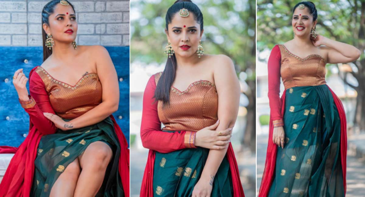 Anasuya : స్టైల్, ట్రెడిష‌న్ మిక్స్ చేసిన అన‌సూయ‌.. ఆ అందాల‌కు ఫిదా కావ‌ల్సిందే..!