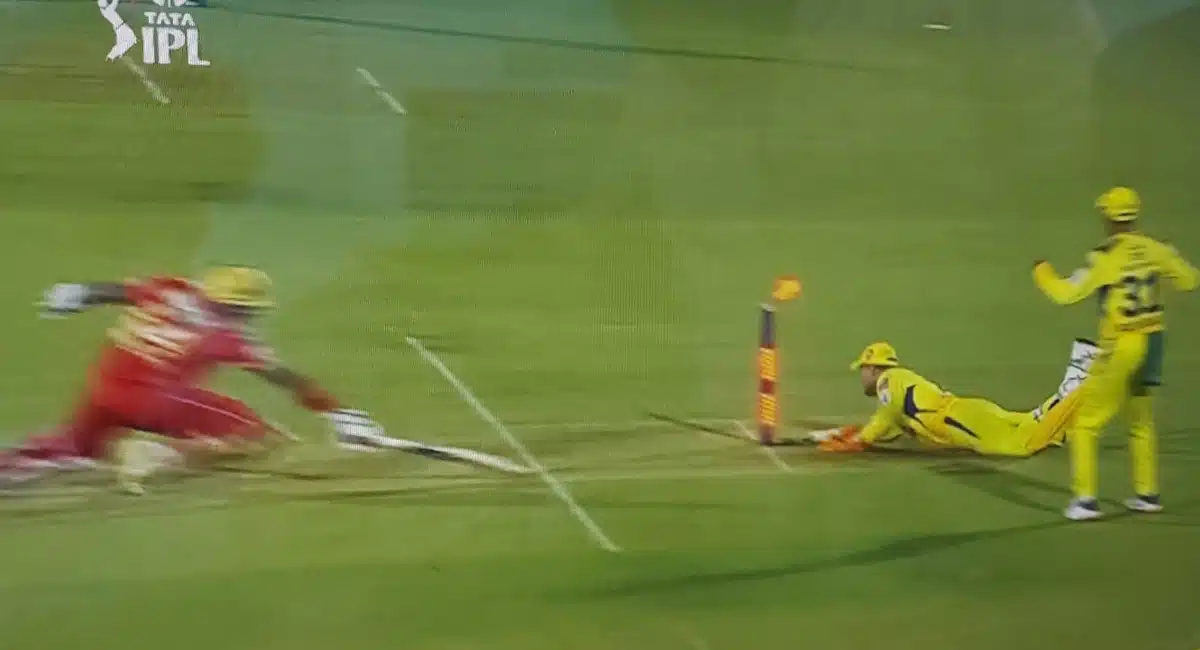 MS Dhoni run out video viral