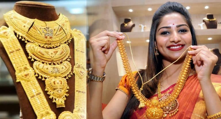 Today Gold Rates : మహిళలకు గుడ్ న్యూస్.. తగ్గిన వెండి ధర.. స్థిరంగా బంగారం ధర.. ఎంతో తెలుసా?