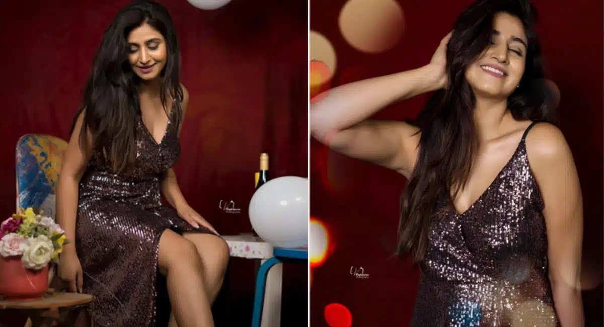 Anchor VarshIni stunning looks viral